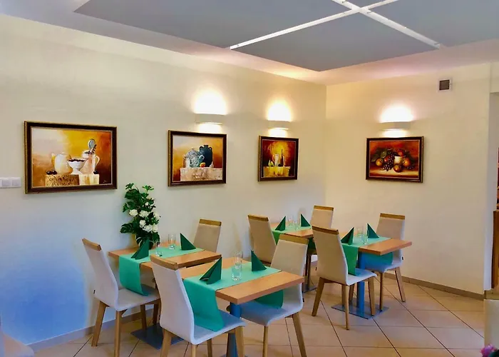 Centrum Barnabitow מלון דירות ורשה