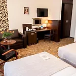 Aparthotel Centrum Barnabitow 3*