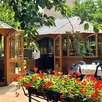 Centrum Barnabitow מלון דירות 3*