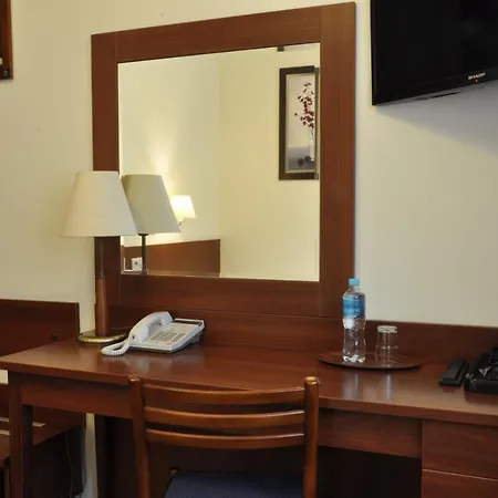 Apart Otel Centrum Barnabitow Varşova