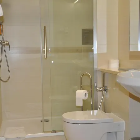 Centrum Barnabitow Apart Otel 3*