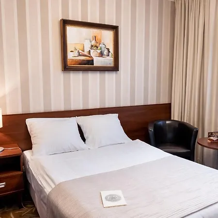 Centrum Barnabitów Hotel apartamentowy 3*