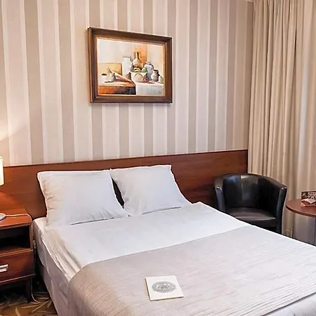 Aparthotel Centrum Barnabitow 3*