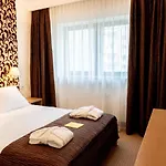 מלון דירות Centrum Barnabitow 3*